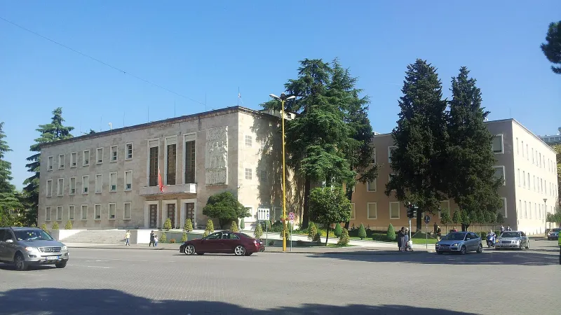 Arşiv fotoğrafı: Arnavutluk’ta mazottaki dolaşım vergisinin araçlara taşınması önerildi
