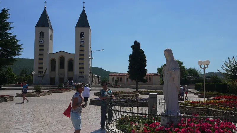 Arşiv fotoğrafı: Papa, Bosna-Hersek'teki Međugorje'ye apostolik vizitatör olarak Francesco Cavina'yı atadı